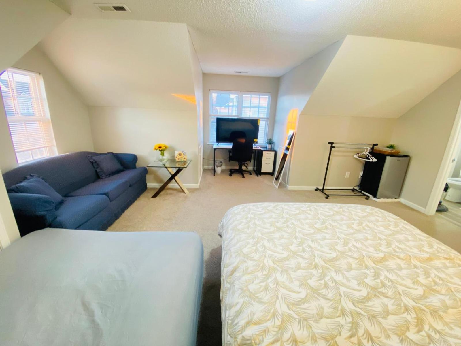 Private Room & Bathroom Close To Downtown 罗利 外观 照片