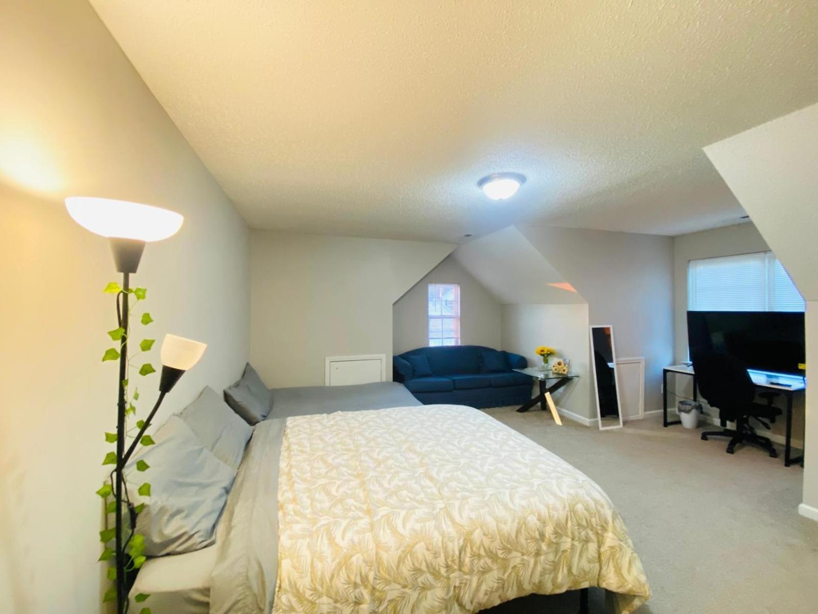 Private Room & Bathroom Close To Downtown 罗利 外观 照片