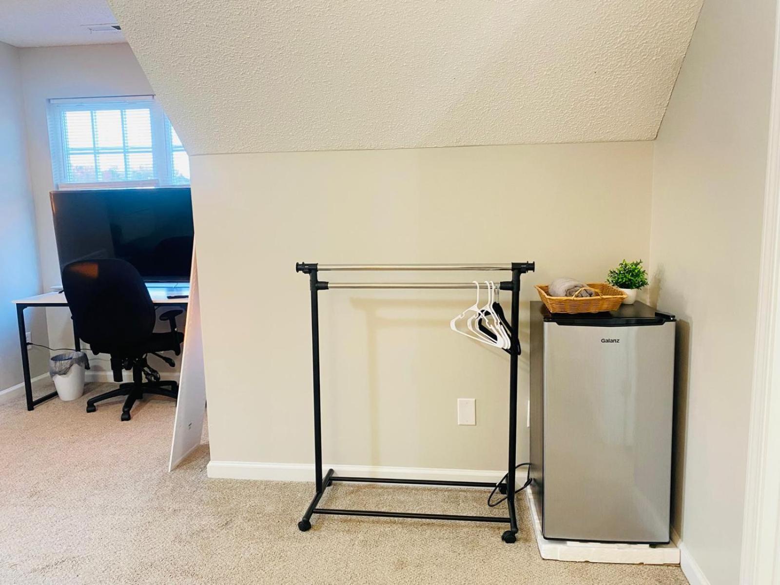 Private Room & Bathroom Close To Downtown 罗利 外观 照片