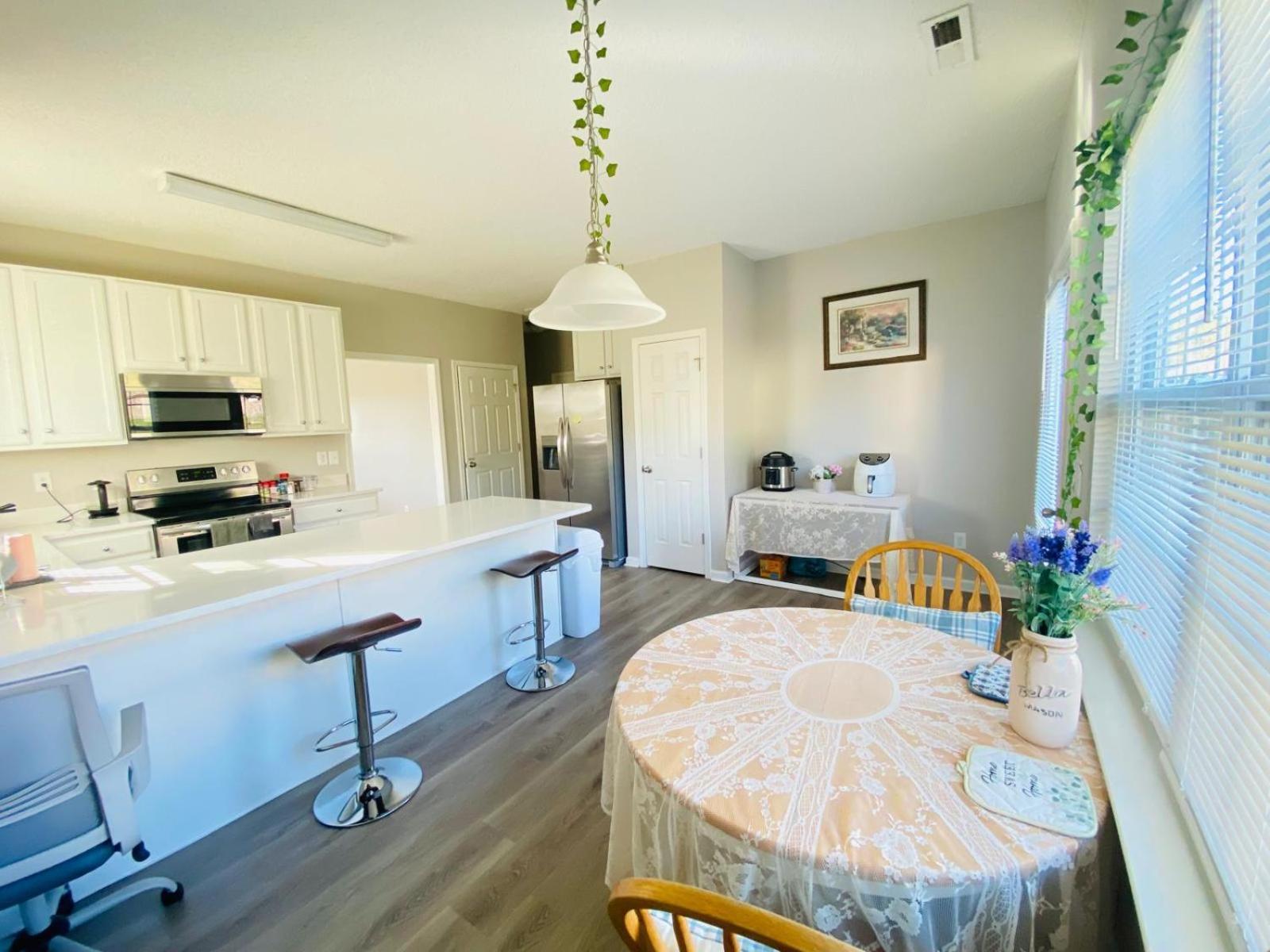 Private Room & Bathroom Close To Downtown 罗利 外观 照片
